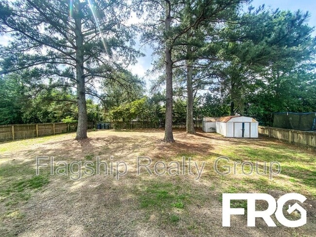 Building Photo - 232 N Marion Dr
