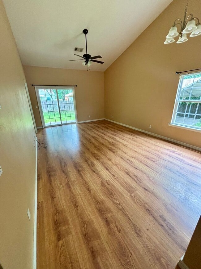 Building Photo - Freyaldenhoven Properties