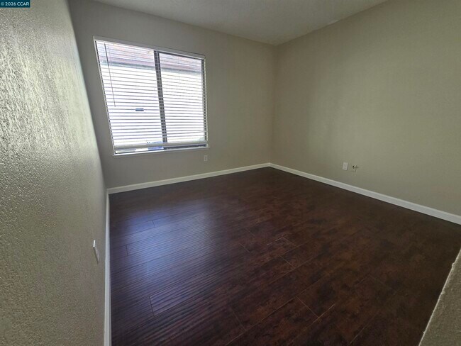 Building Photo - 155 Dartford St