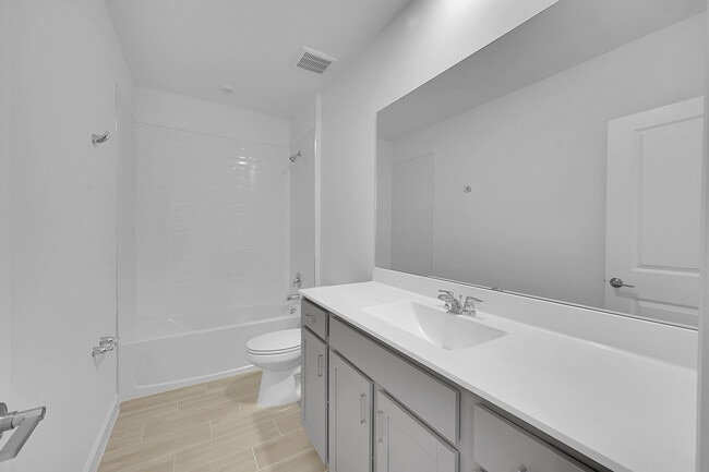 Building Photo - 6433 Cedar Pl
