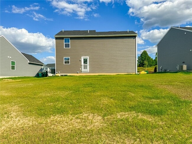 Building Photo - 14 Trailhead Rd