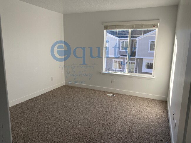 Building Photo - 4218 W Coral Pink Ct