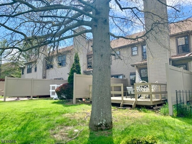 Building Photo - 305 Marten Rd