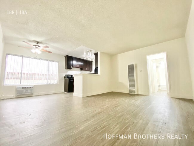 Building Photo - 12811 Caswell Ave