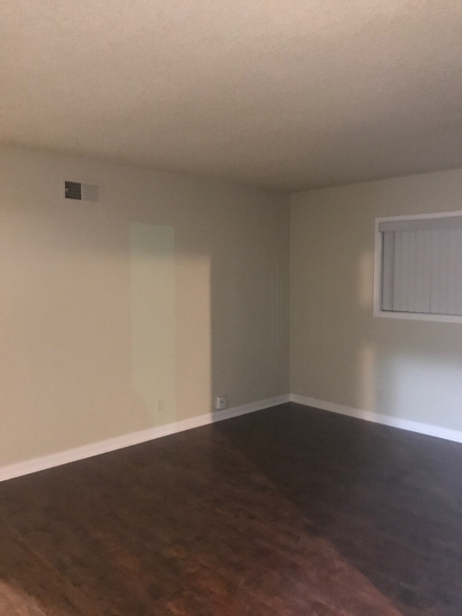 Building Photo - 11116 Doty Ave