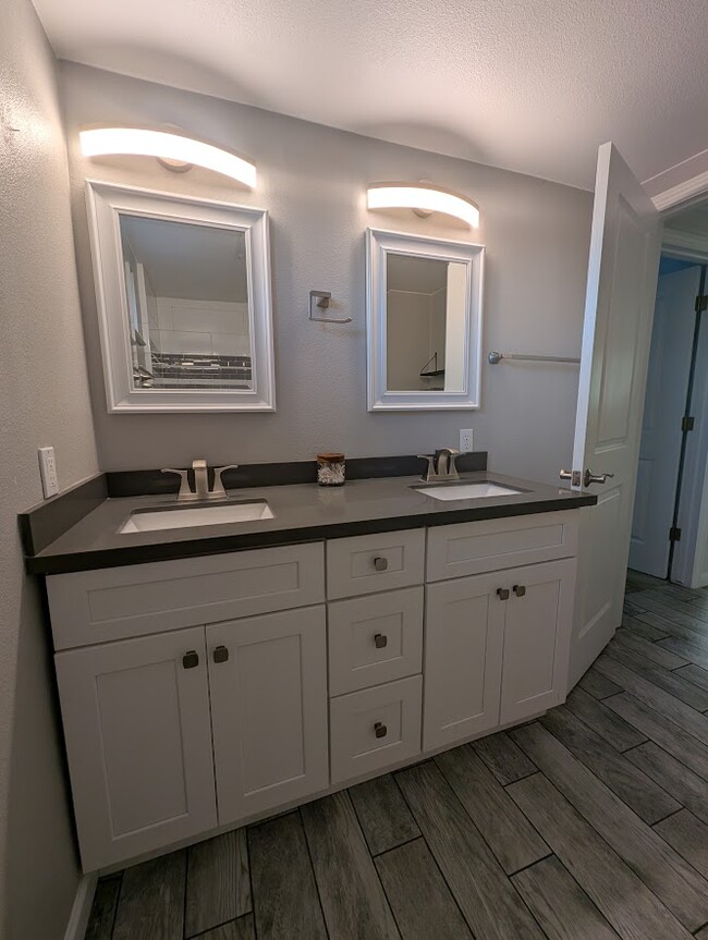 Building Photo - 3334 Fair Oaks Dr