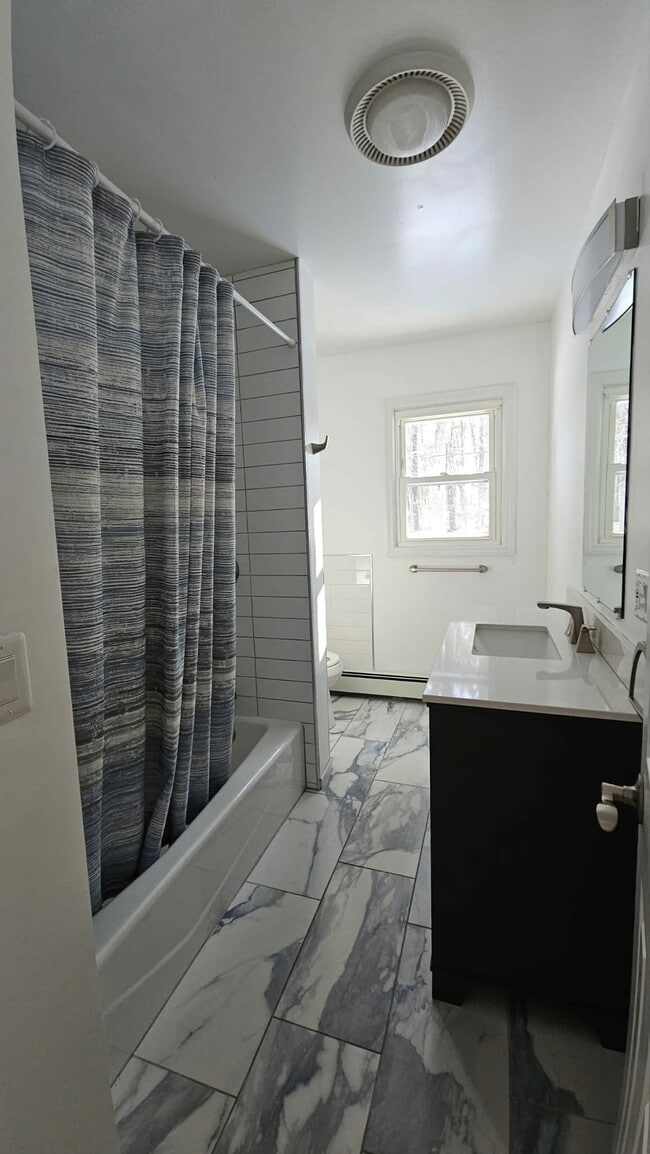 Building Photo - 32 Norwood St