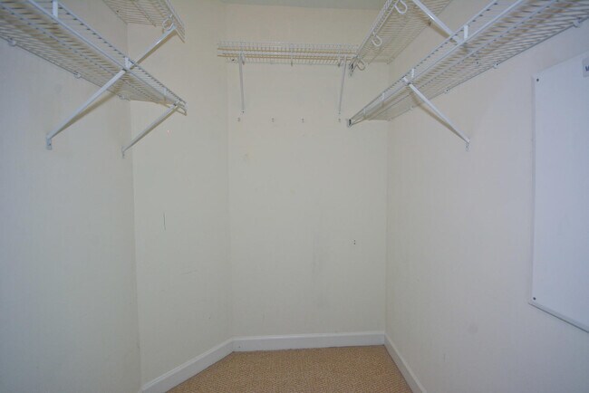 Building Photo - 480 Hibiscus St
