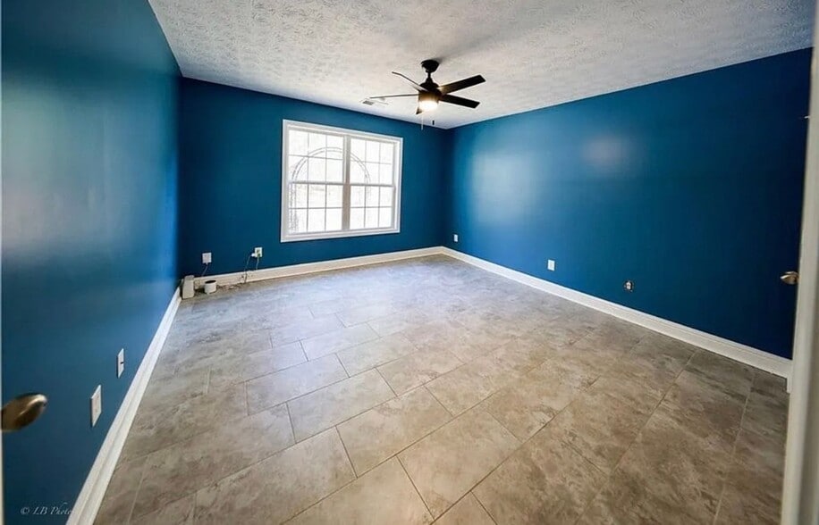 Building Photo - 918 Golden Meadows Ln