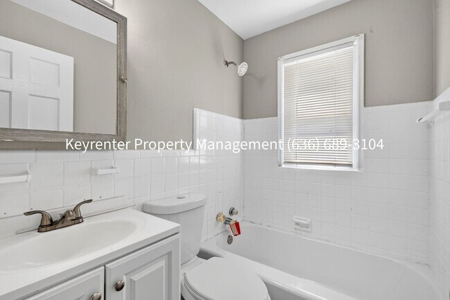 Building Photo - Charming Rehabbed 2-Bedroom Home