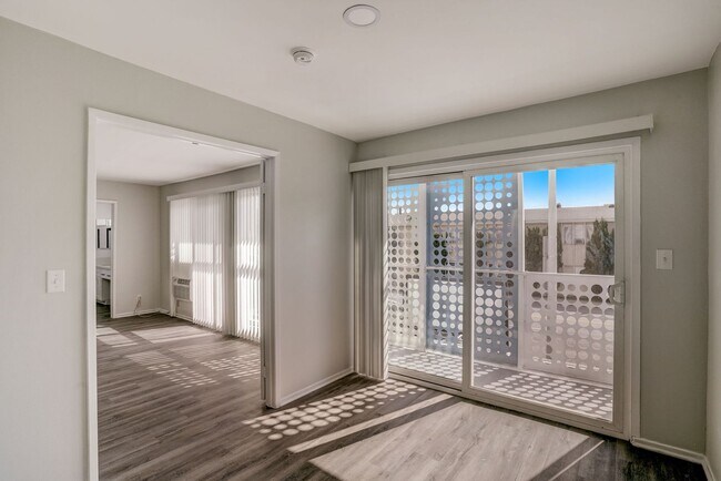 Interior Photo - The Fountain Views