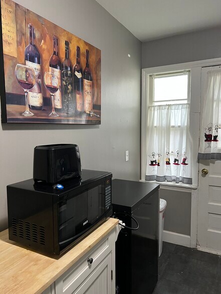 Microwave and toaster - 4622 Cass St