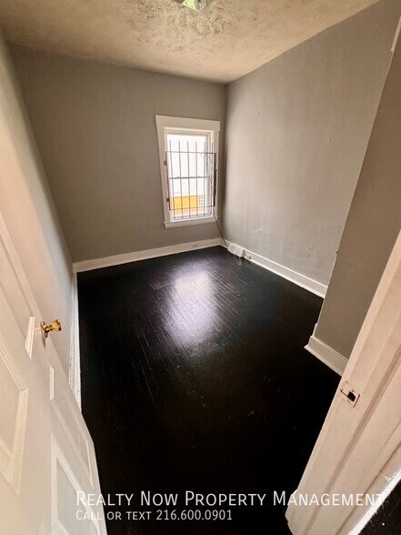 Building Photo - 8901 St Clair Ave.