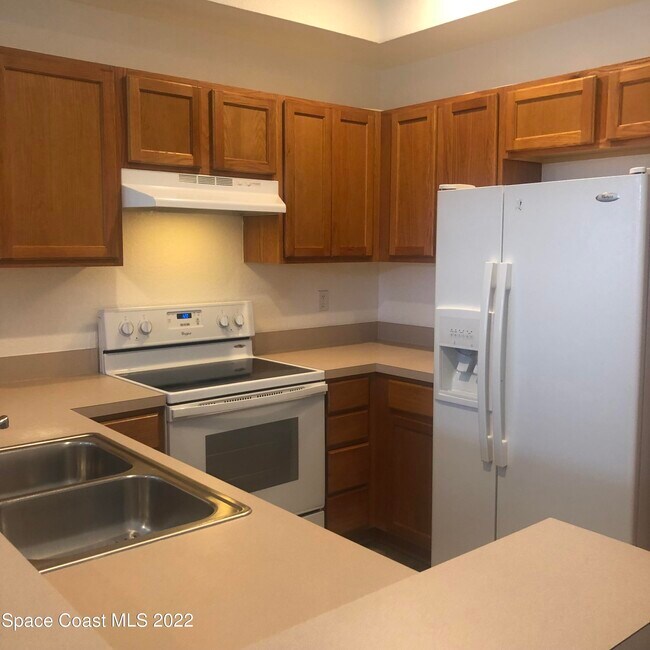 Building Photo - 105 Turpial Way