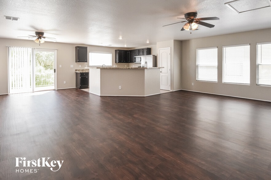 Building Photo - 613 Belsay Castle Ct