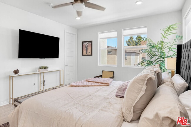 Building Photo - 768 Daniel Freeman Cir