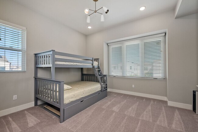 Building Photo - 13710 Goldenpine Trl