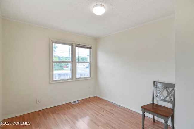 Building Photo - 811 US-9
