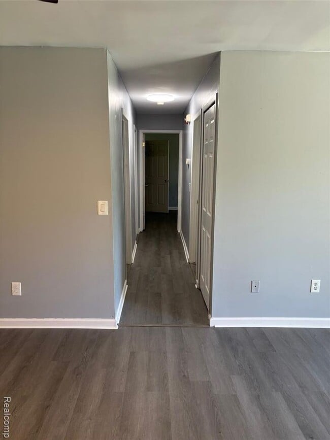 Building Photo - Beautiful 2 Bedroom Condo in Canton