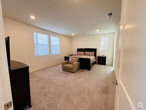 Building Photo - 2451 Lake Club Dr