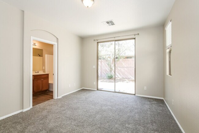 Building Photo - 4344 Desert Home Ave