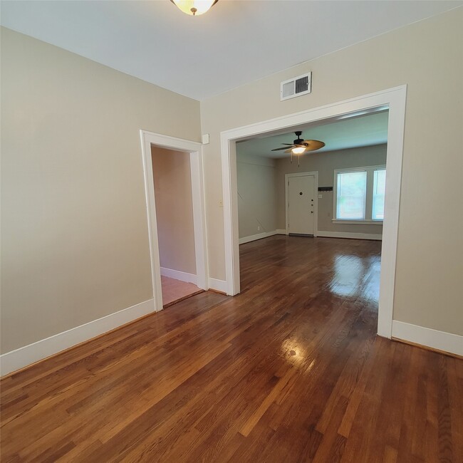 Building Photo - 2408 Huldy St
