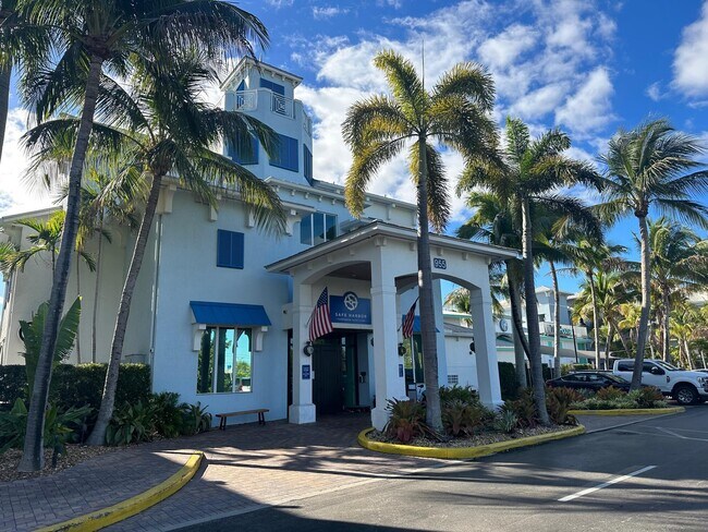 Building Photo - 975 NW Flagler Ave