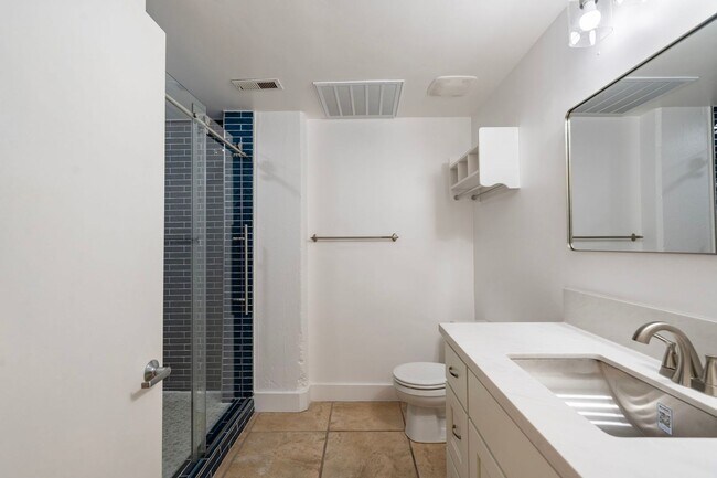 Building Photo - North Park Lofts - Historic Pearl District Warehouse Studio w/parking/most utilities/private balc...