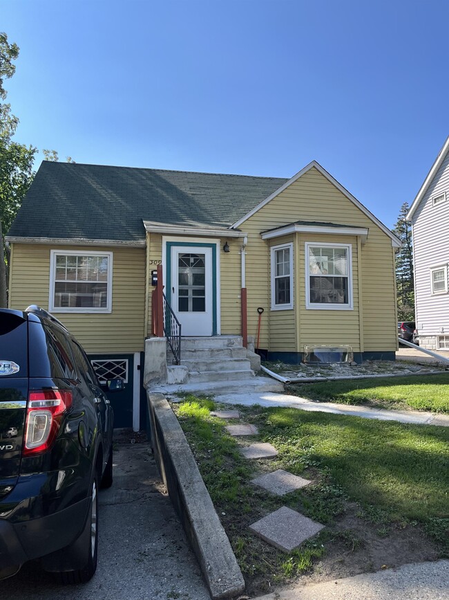 Building Photo - 309 Beal St