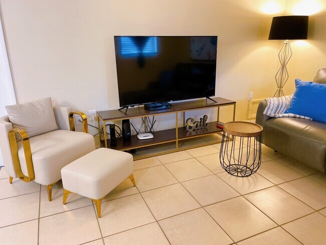 Building Photo - 663 William Hilton Pkwy