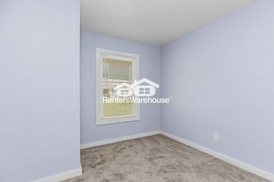 Building Photo - 1508 E 72nd St