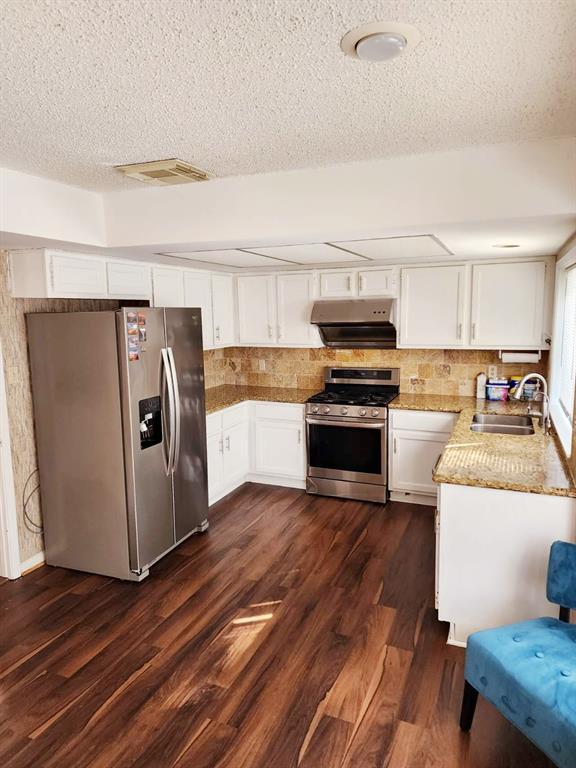 Building Photo - 2122 Braesmeadow Ln