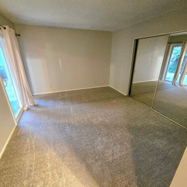 Building Photo - 2 bedroom with GARAGE in the HEART of Westlake Village!