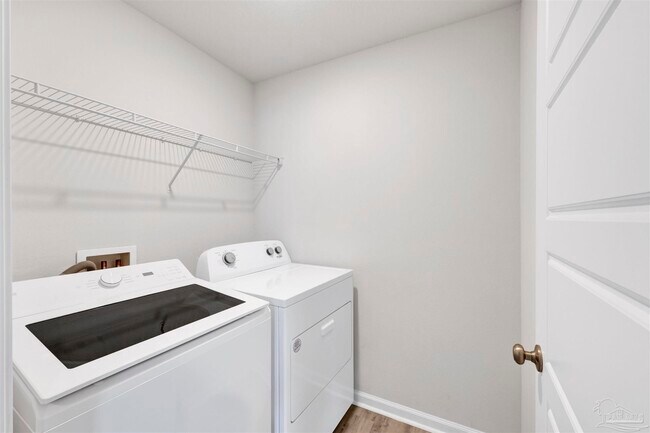 Building Photo - 5964 Laurel Oak Dr