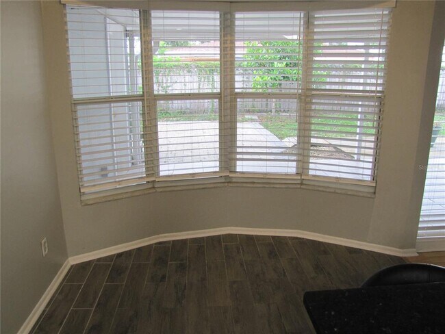 Building Photo - 7807 N Matanzas Ave