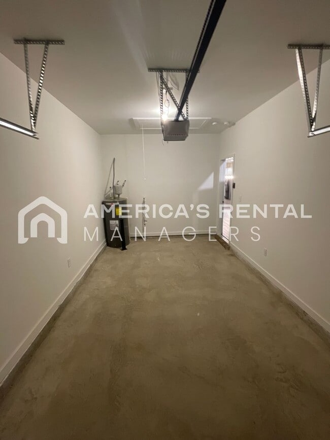 Building Photo - Home for Rent in Oak Grove, AL!!! View with 48 Hours Notice!