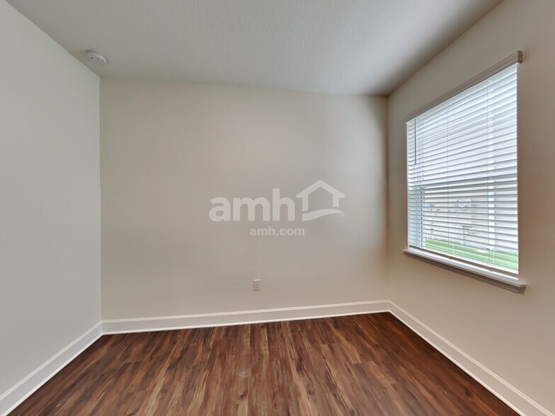 Building Photo - 1077 Walden Pond Dr
