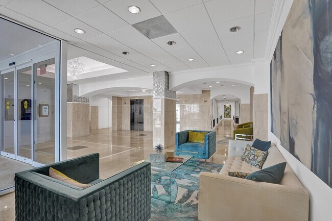 Building Photo - 209 N Fort Lauderdale Beach Blvd