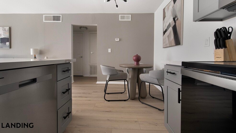 Building Photo - 1455 E Katie Ave