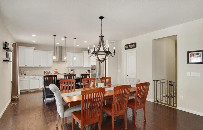 Building Photo - 912 McMurdo Cir