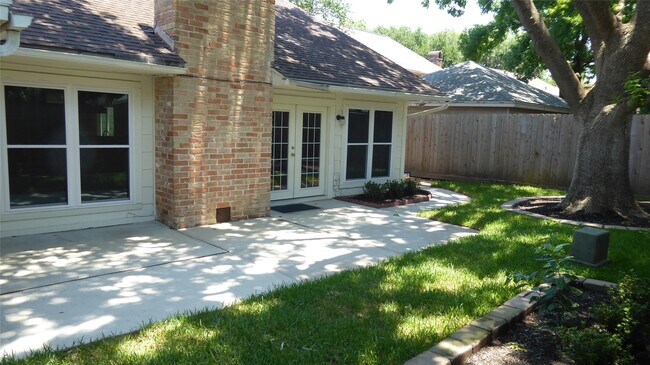 Building Photo - 11407 Briar Rose Dr