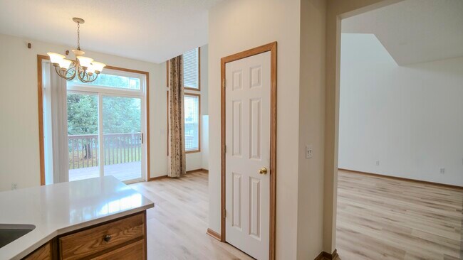 Building Photo - 15250 Florist Cir