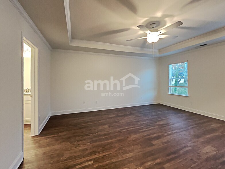 Building Photo - 123 Dog Path Trl