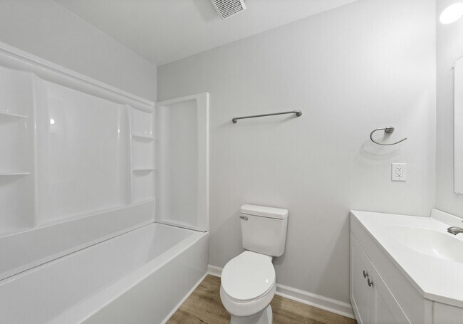 Building Photo - 114 Wayne Ave