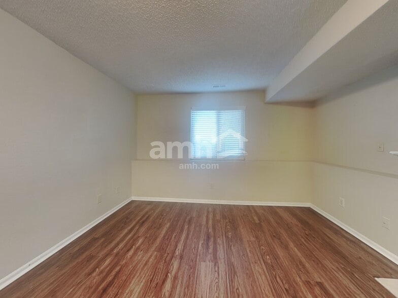 Building Photo - 12032 Forest St