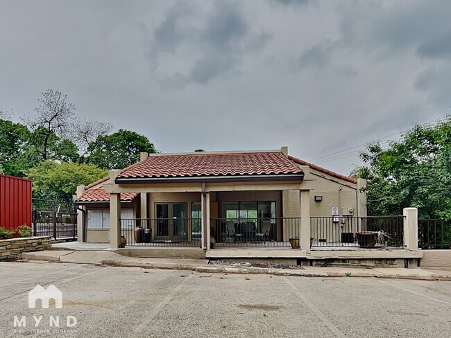 Primary Photo - 4777 Cedar Springs Rd