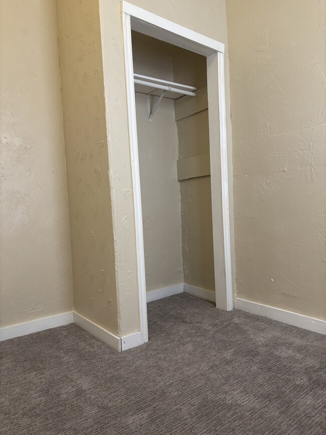 Building Photo - 80 N 100 W