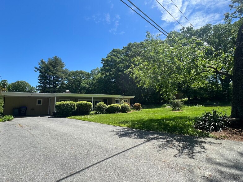 Building Photo - 172 Brigham Hill Rd