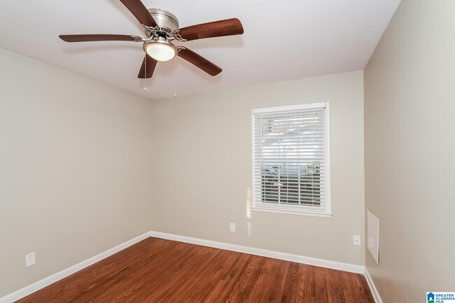 Building Photo - 113 16th Ct Cir NE