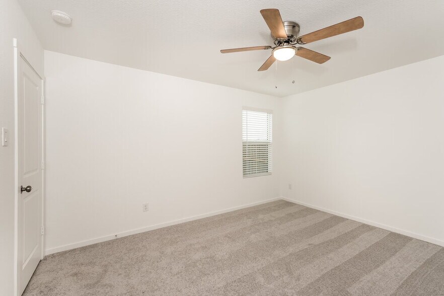 Building Photo - 201 Sycamore Pl